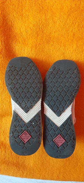 Adidasi gant originali marime 40 26,5 cm barbati piele