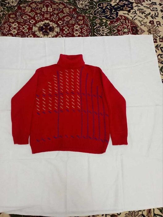 Продаются  женские свитера  100% шерсть