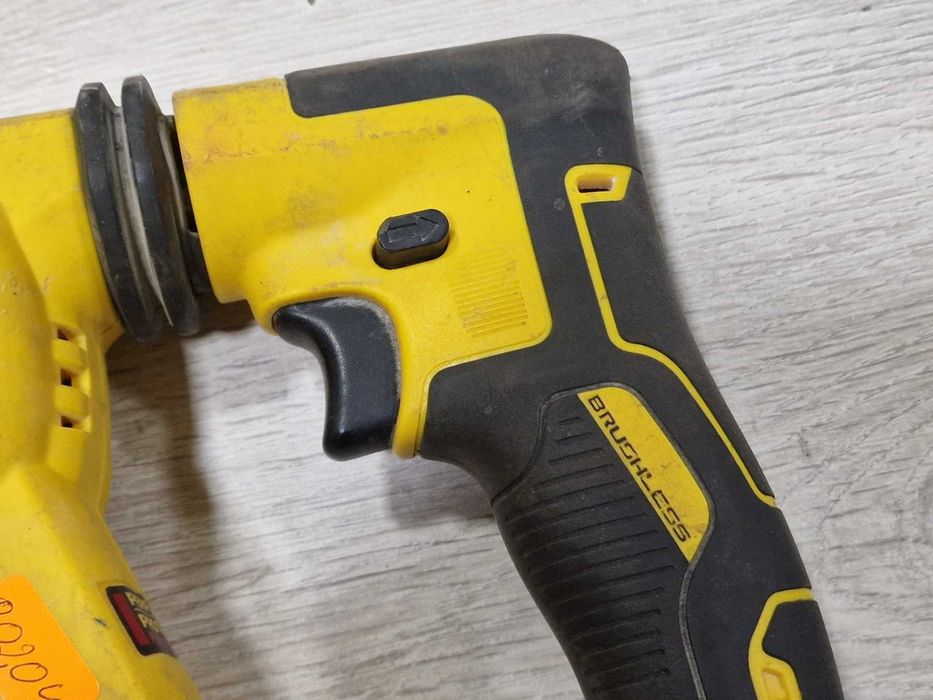 Акумулаторен перфоратор DeWalt XR DCH263P1, 18V, 3J, черно-жълт