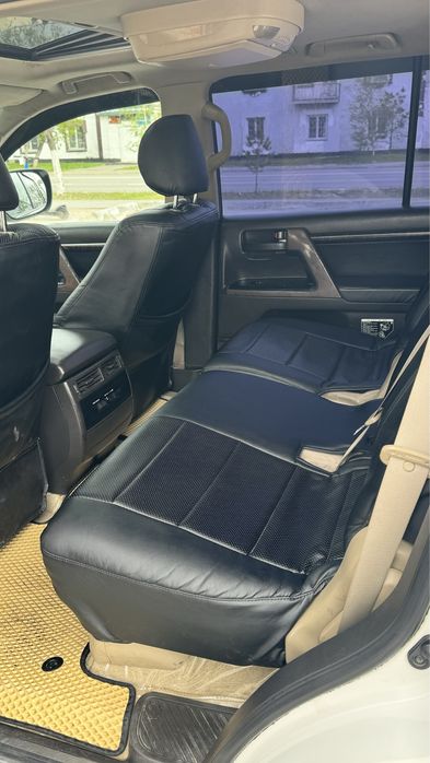 Toyota Land Cruiser 200