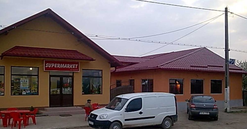 Proprietate mixtă -multifunctionala (casa + 2 spatii comerciale, teren 1780mp)