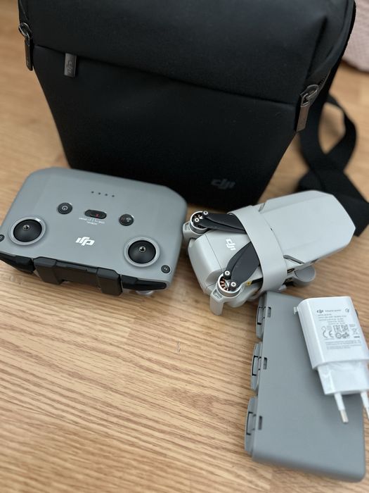 Drona DJI Mini 2 Fly More Combo 4K