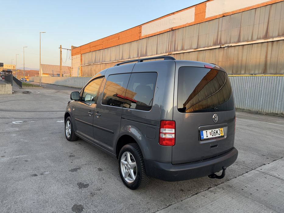 Vind vw Caddy 1.6 tdi euro 5 an 2013