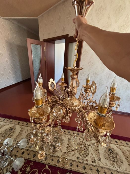 горнитур,шкаф,люстра