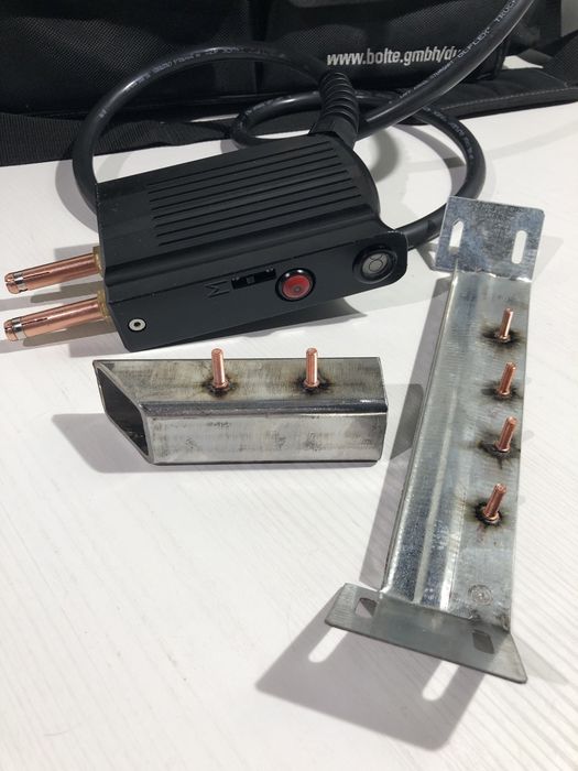 Bolte Duofix pentru fixat bolturi filetate M3,M4