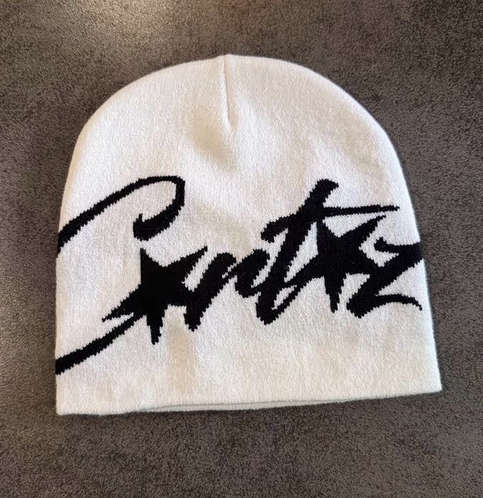 Трендовые шапки corteiz