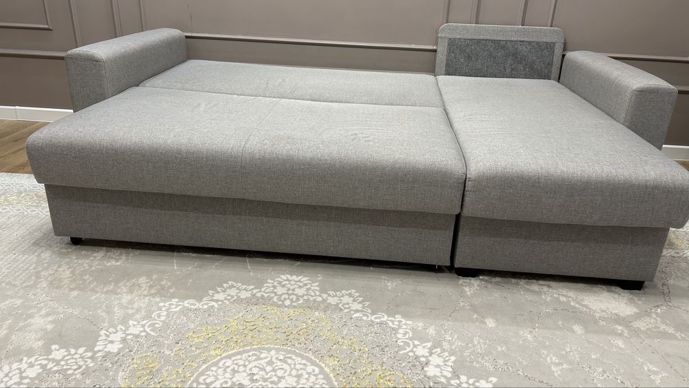 Продам диван Торг уместен