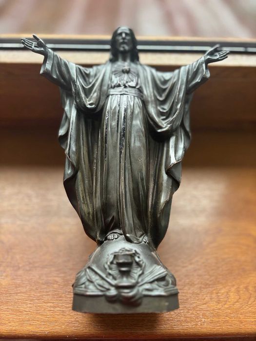 Statuetă cu Iisus Hristos din antimoniu vopsit/marcaj D.S.R/H=25cm/G=1,600kg.