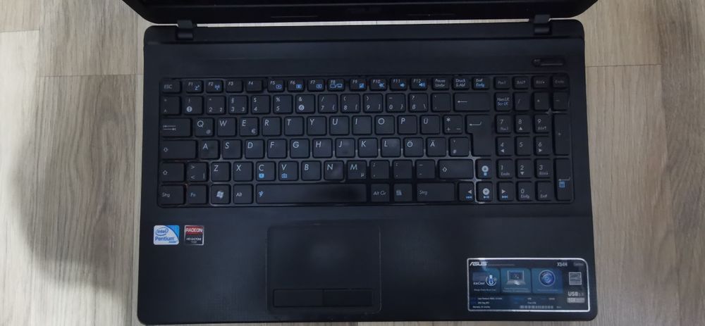 Laptop ASUS X54H, Intel 15" Video dedicat
