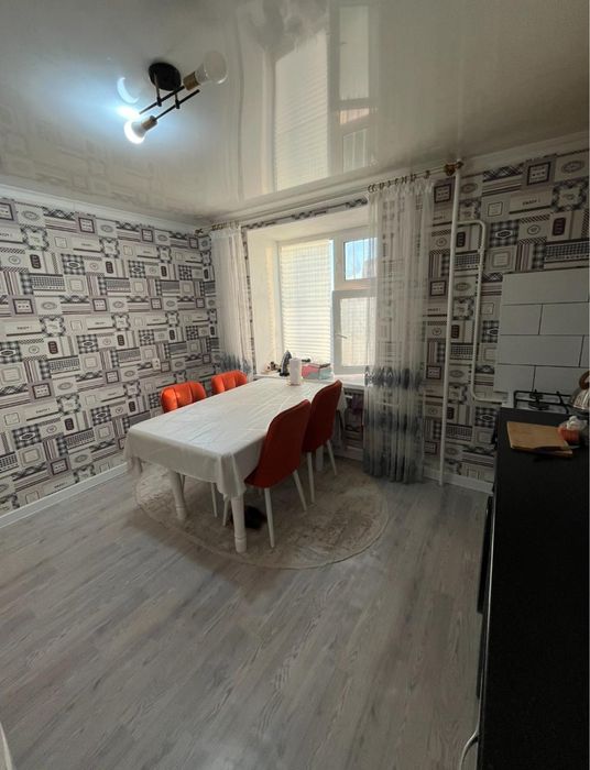 Продаётся 1 к кв на 8 мкр