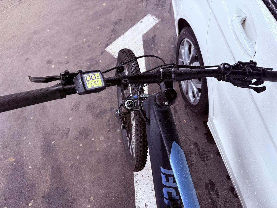 Bicicleta electrica // Motor Bosch CX // 1.000 km rulati // CA NOUA //