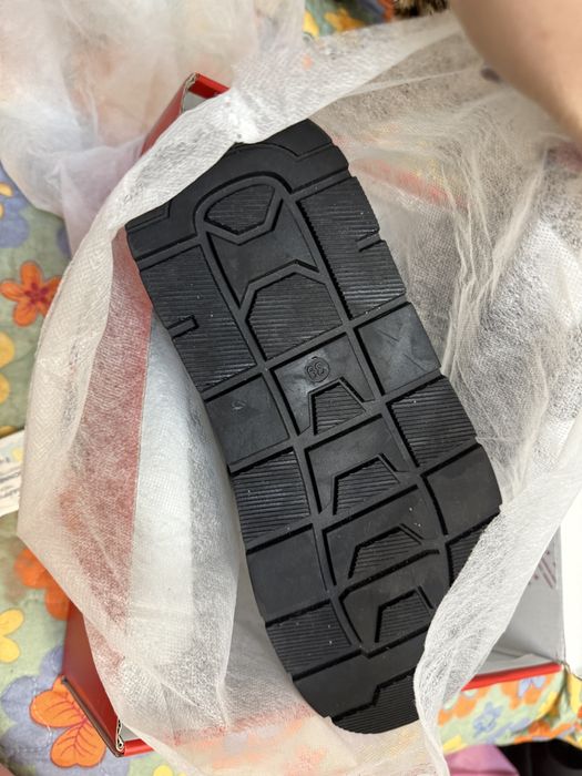 Продам уги новые не подошел размер