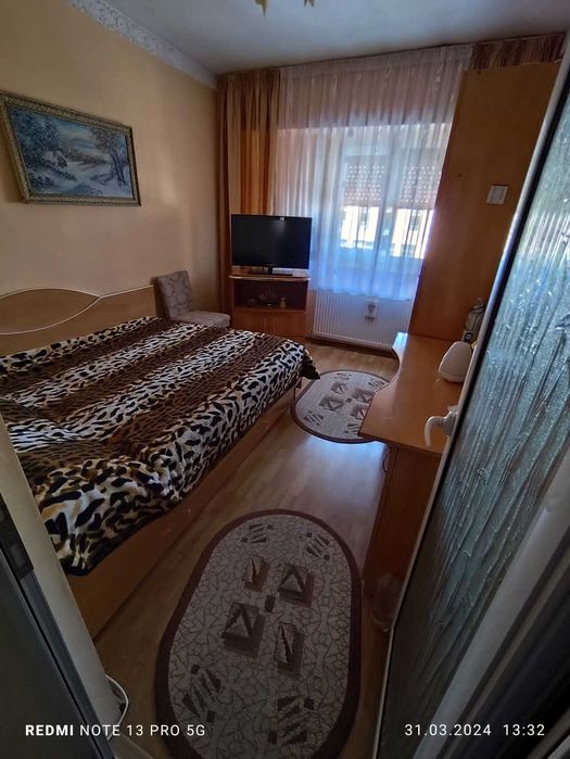 Apartament 3 camere, ultracentral, 2 balcoane, Panciu, etaj 4/4