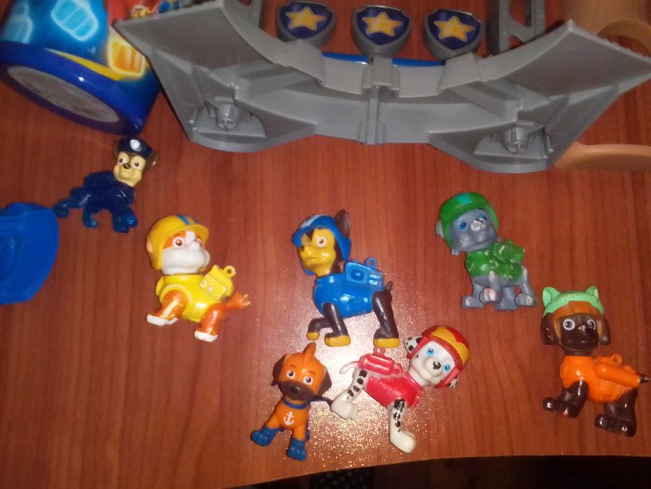 Тренировъчен център Пес Патрул с фигурки/fisher price /Столче-писта/