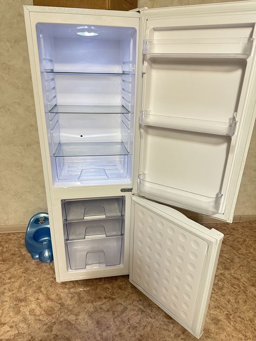 Продам новый холодильник