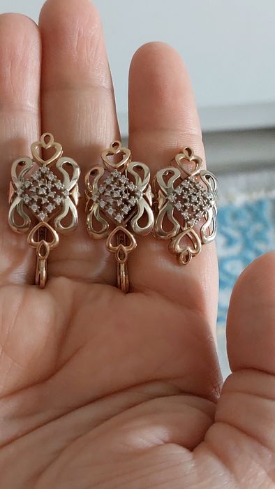 Продам золота серги