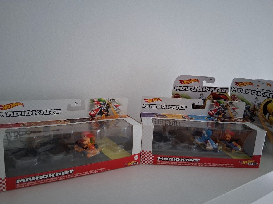 Masinute  machete diecast 1:64 Mario Kart Hot Wheels Diddy Kong Yoshy
