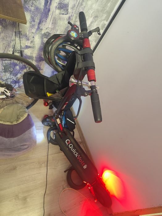 Quickvolt 8 trotinetă