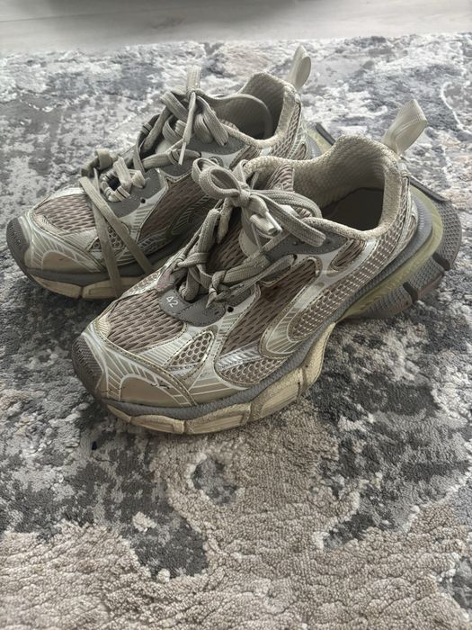 Balenciaga 3xl eggshells