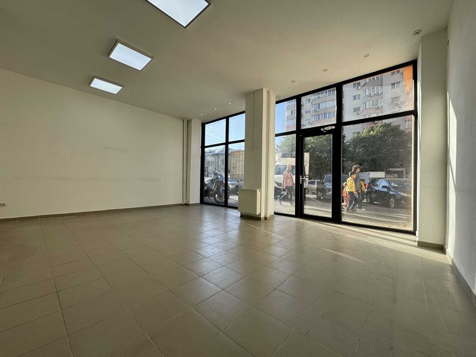 Spatiu Comercial Viitorului-Stefan Cel Mare, 100 mp, vitrina 7 m, Direct Proprietar