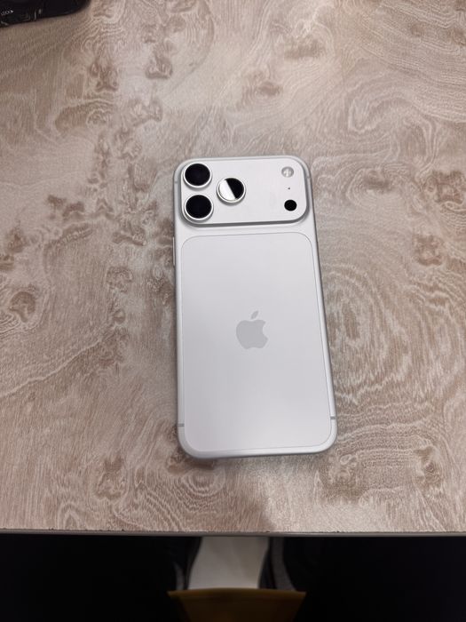 Iphone 17promax yangi srochni sotiladi