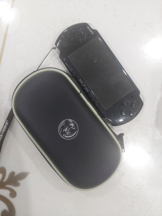 Sony psp 3000 28gb