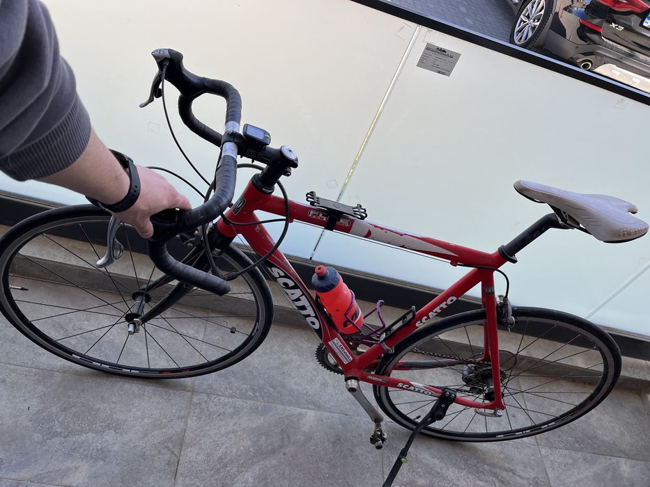 Vând Bicicletă Cursieră Scatto