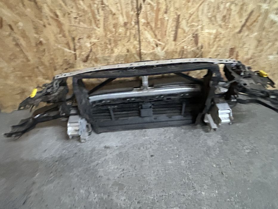 Trager / Tragher bmw G30 G31 Armatura / suport far / traversa