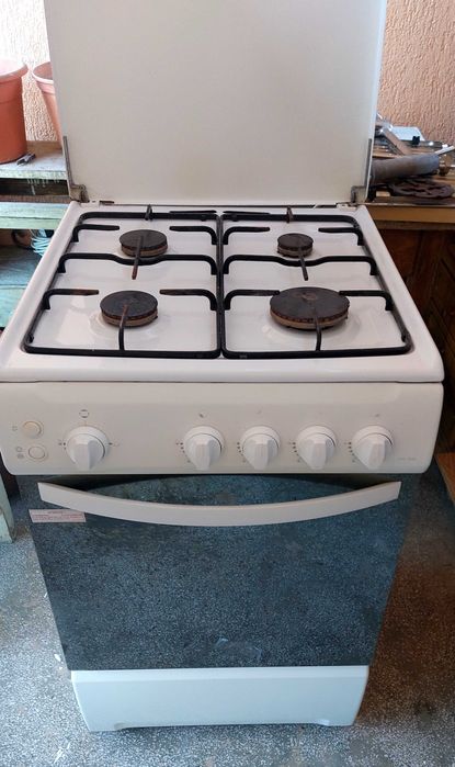 Aragaz Arctic alb, 4 arzătoare + cuptor
