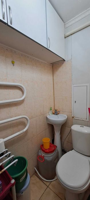 Продам ком. помещение на 1ой линии