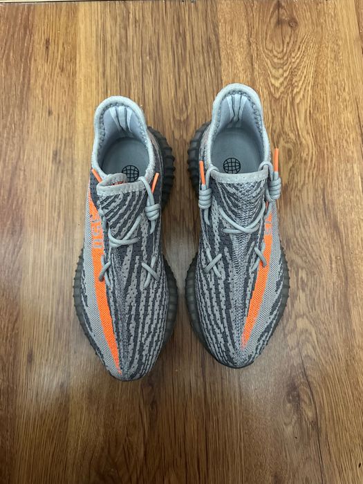 чисто нови adidas Yeezy 350 boots