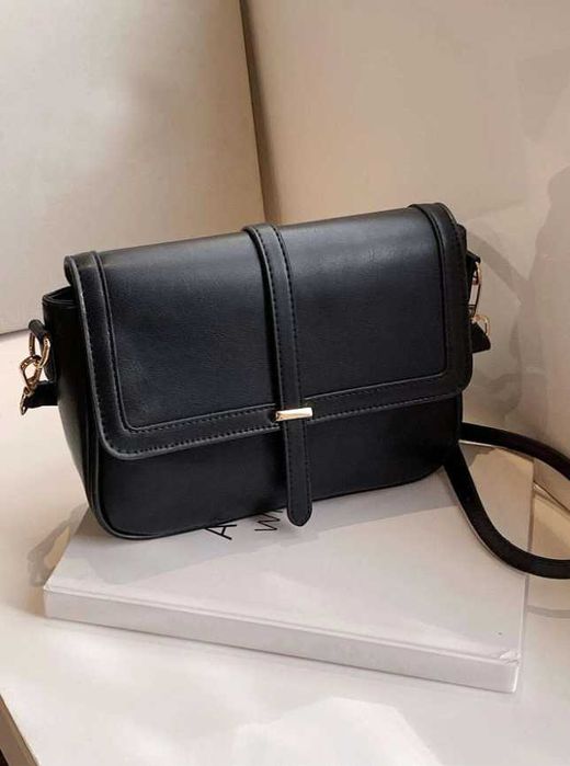 Лека минималистична бизнес чанта