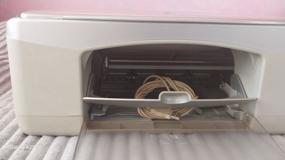 Принтер цветной продаю