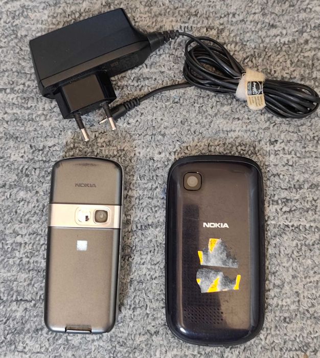 două telefoane Nokia 6070, Nokia 200