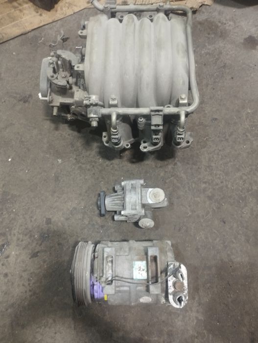 Впускной коллектор Ауди 100