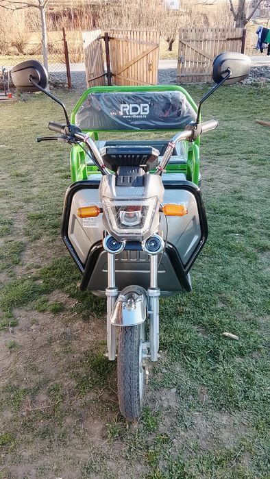 De vânzare triciclu nou