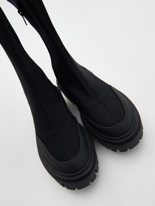 Reserved нови Ботуши над коляното