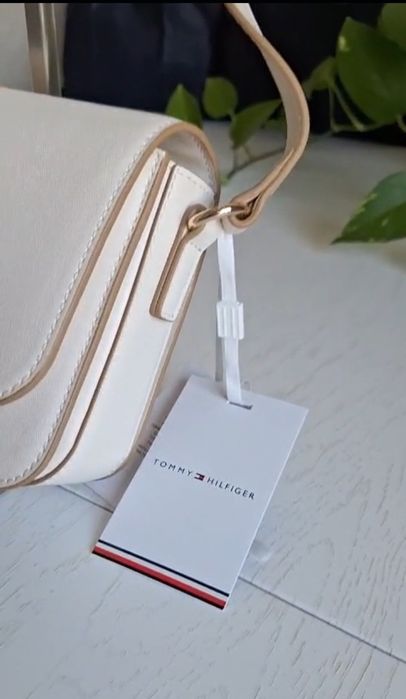 Светлая классика от Tommy Hilfiger