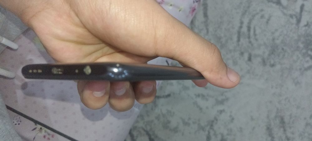 Poco m5 xotirasi 128 operativkasi 6+2 sotiladi