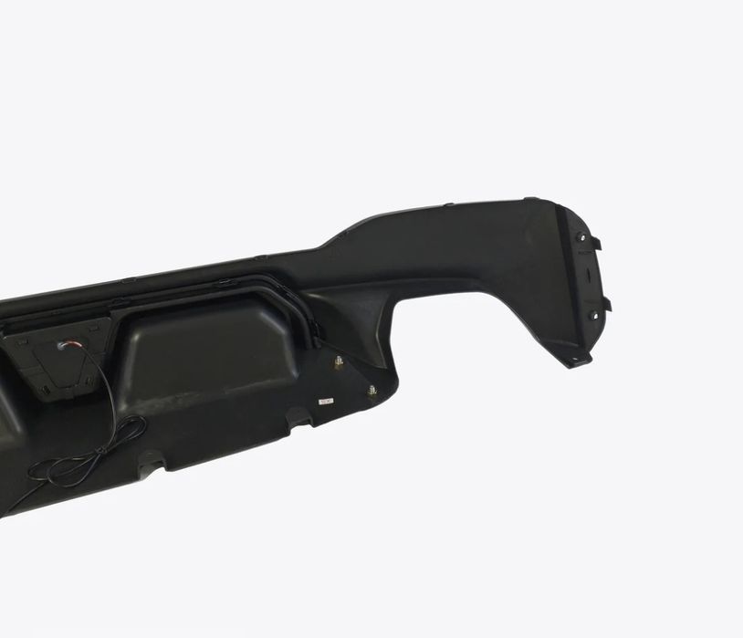 Difuzor / prelungire lip bara spate pentru BMW Seria 5 G30 / G38 2017-2022 în versiunea Sports Look cu Led