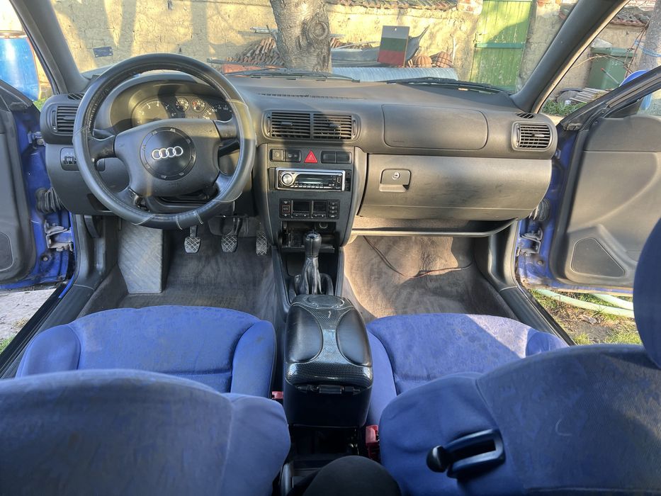 Продавам Audi 1.8