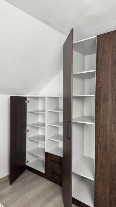 Dulap de haine pentru dormitor