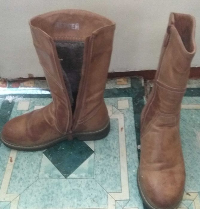 Женские кожаные сапоги