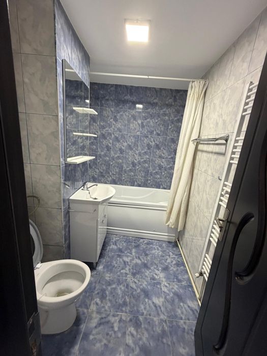 Apartament cu 3 camere