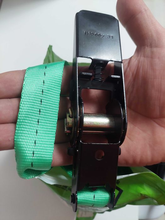 Брендовые стяжные ремни Hitch.