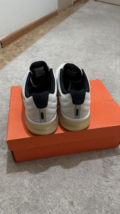 Кроссовки Nike Найк  Adidas Puma Reebok