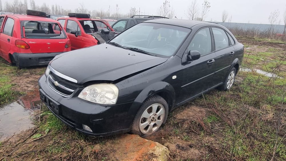 Chevrolet Lacetti motor capota faruri aripa bara usi portbagaj roti