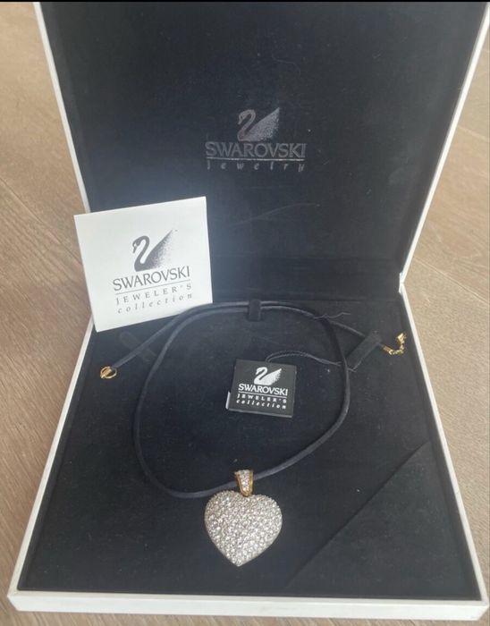 Swarovski колие със сърце