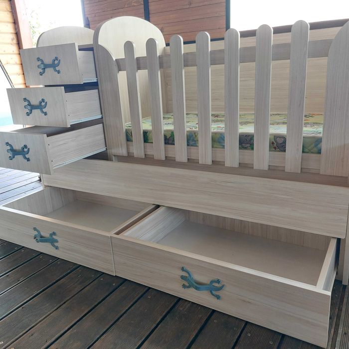 Дървено детско легло