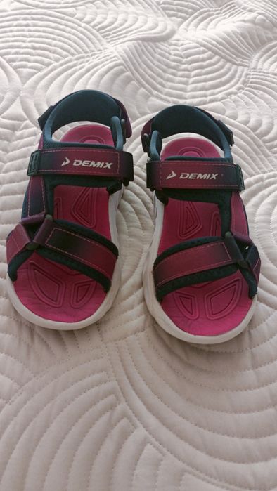 Продаю сандали 31р